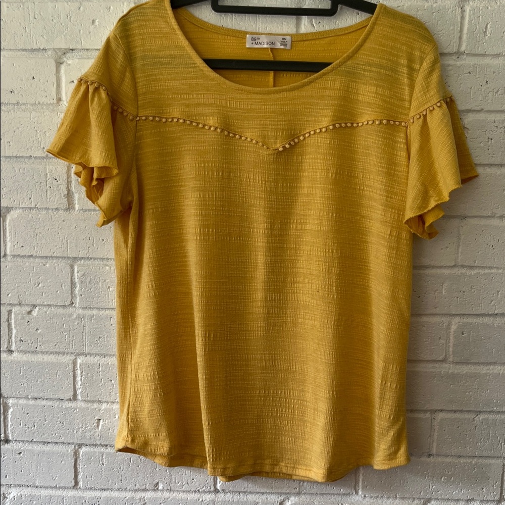 89th + Madison Yellow Ruffle Sleeve Blouse Women’s M/M Minimalist Summer Resort